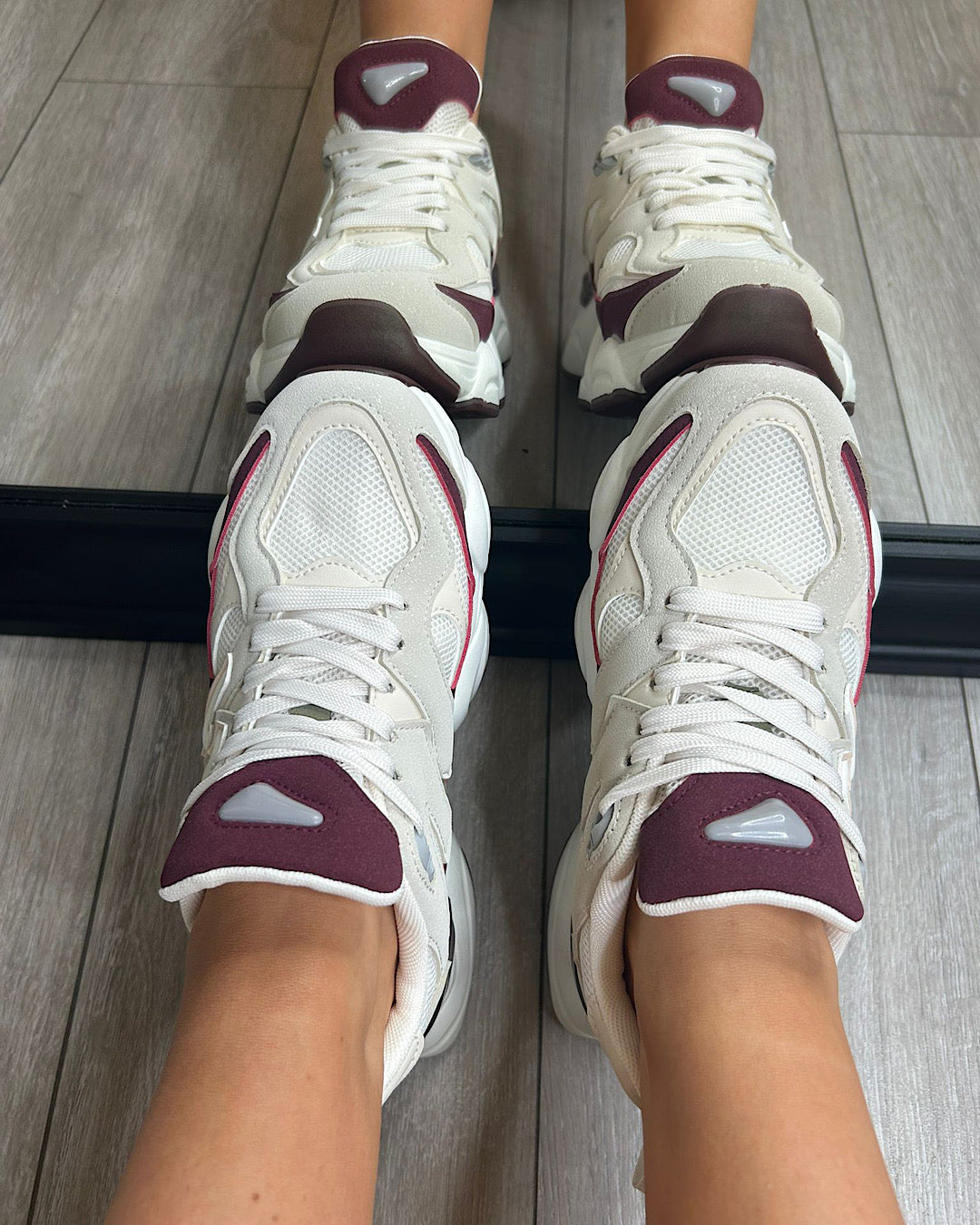 Burgundowo-beżowe grube sznurowane tenisówki